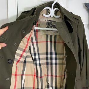 Burberry coat like new